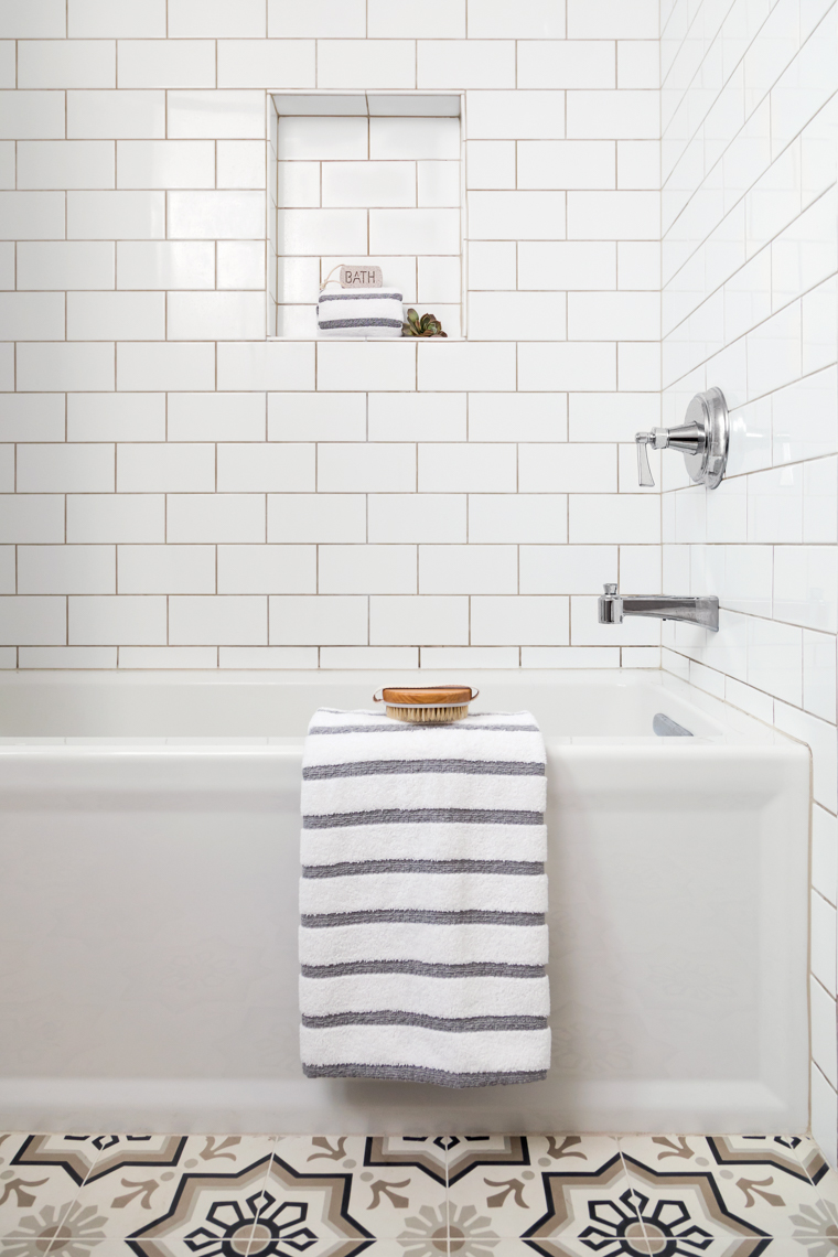 SiriBerting, SiriBertingPhotography,  Interiors, bathroom style, clean design, bath room decor, subway tile bathroom 